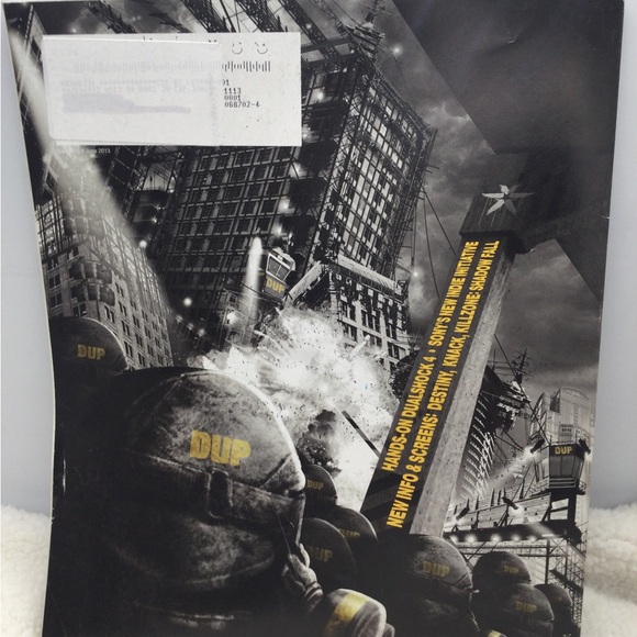 Vintage game informer magazine. Yr 2013 PlayStation 4 edition. - Picture 3 of 8